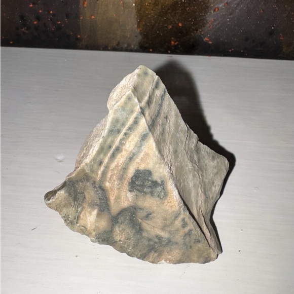 Rough Serpentine New Jade Stone - Picture 2 of 2